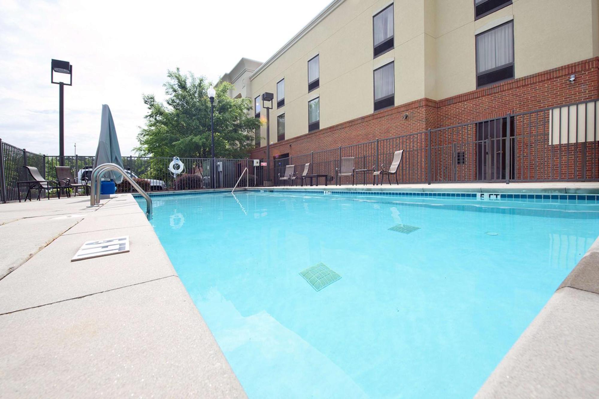 Hampton Inn Fayetteville Bagian luar foto