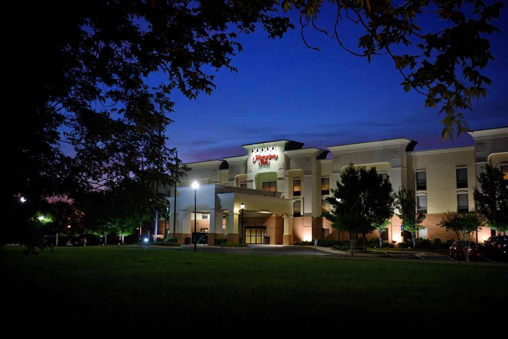 Hampton Inn Fayetteville Bagian luar foto